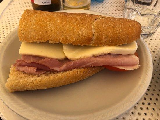 Sandalyon Hotel Restaurant